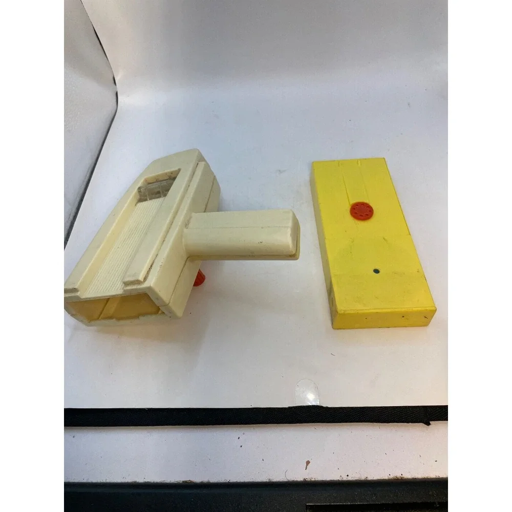 Vintage 1970's Fisher Price Movie Viewer 1 Cartridge Mickey And Donald Duc Works